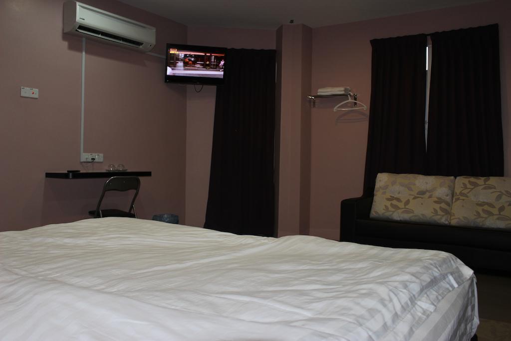 Inn Hotel Телук-Інтан Номер фото